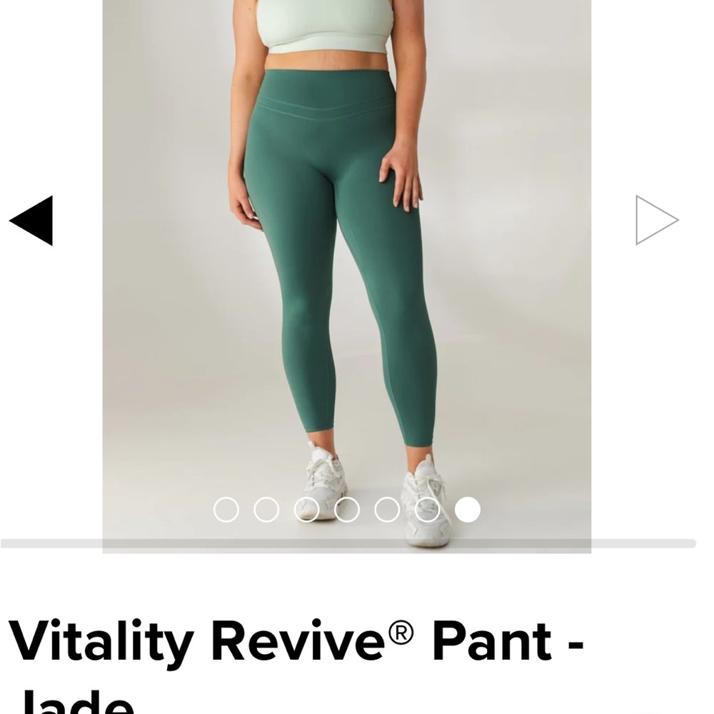 Green High-Waisted Leggings with Seamless Design